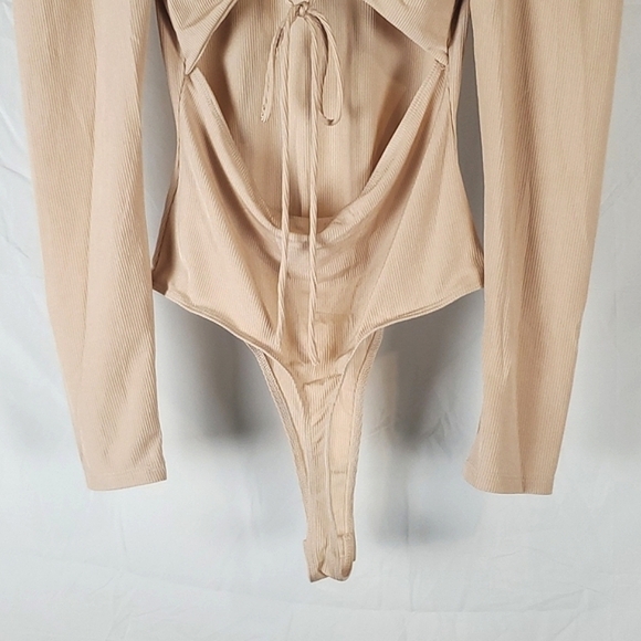 Astr The‎ Label Open Back Cream Ribbed Bodysuit - Picture 6 of 7